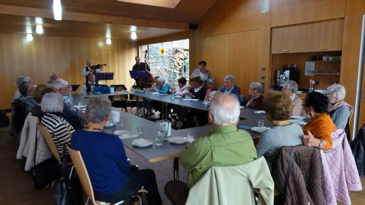 60+-Tisch (Foto: Ramona Fuhrer) 60+-Tisch (Foto: Ramona Fuhrer)